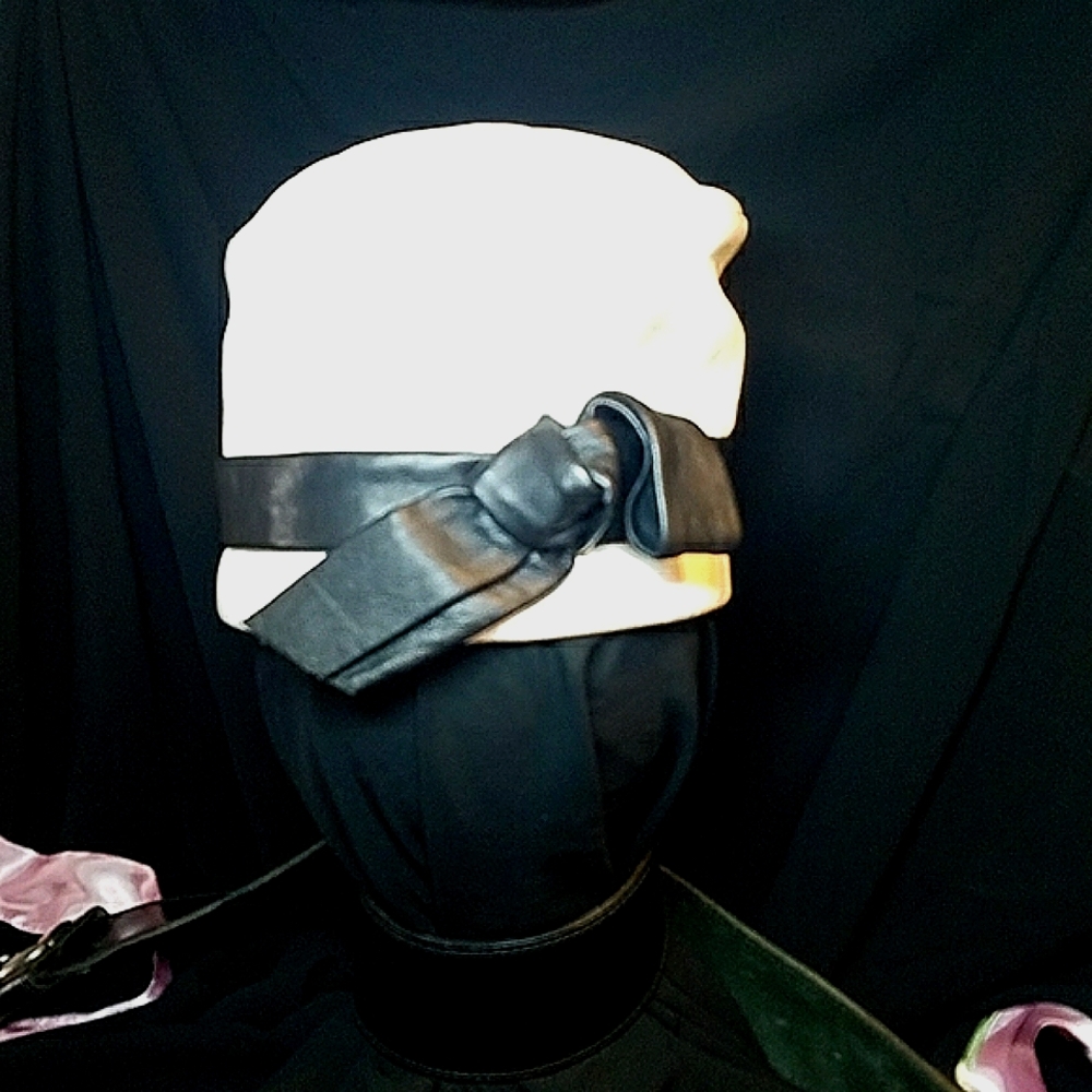 Christian Dior 'Miss Dior' 1960's Vintage Leather White and Black Mod Cloche Hat - Picture 6 of 14